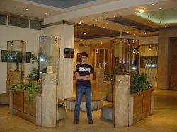 L'administrateur de http://fer.xooit.com dans le hall